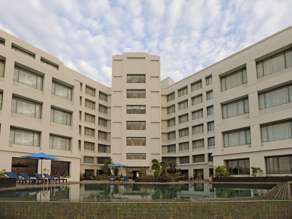 Aryaduta Manado Exterior photo